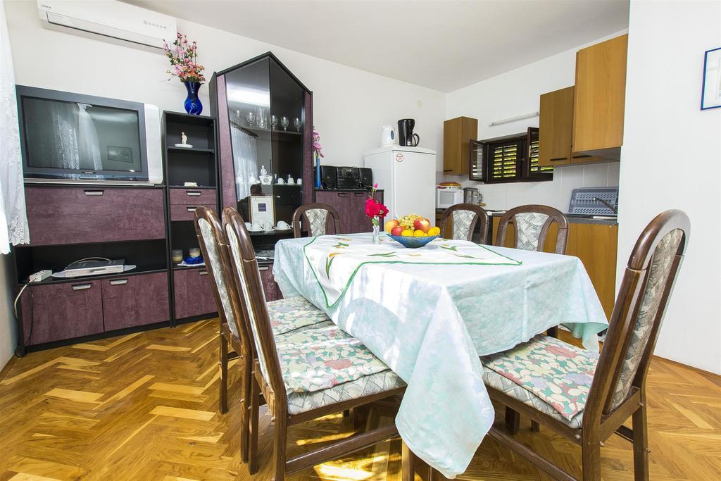 נין Apartment Danica מראה חיצוני תמונה