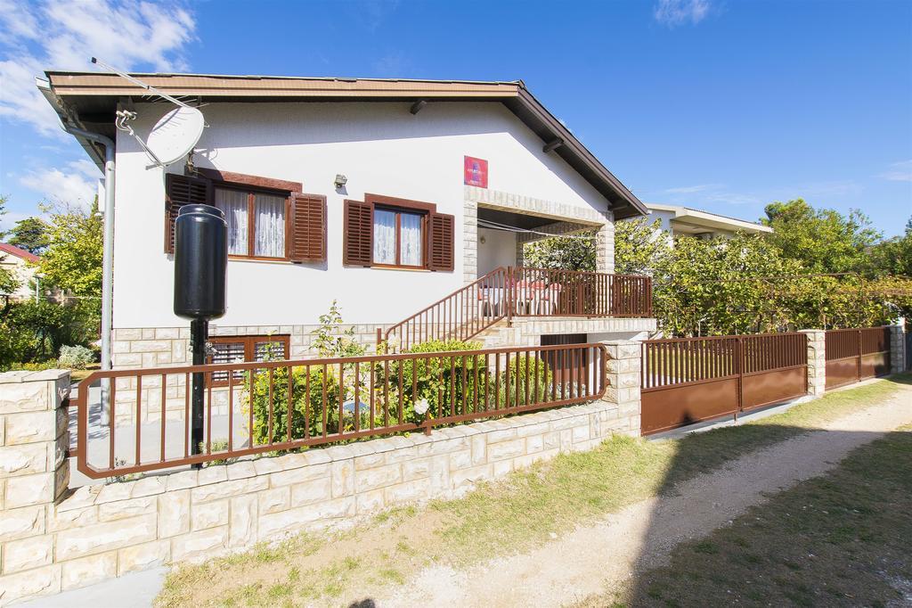 נין Apartment Danica מראה חיצוני תמונה